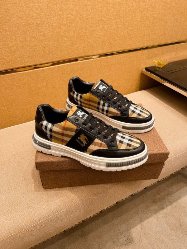 New Collection Burberry Shoes 013