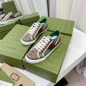 New Collection Gucci Shoes 060