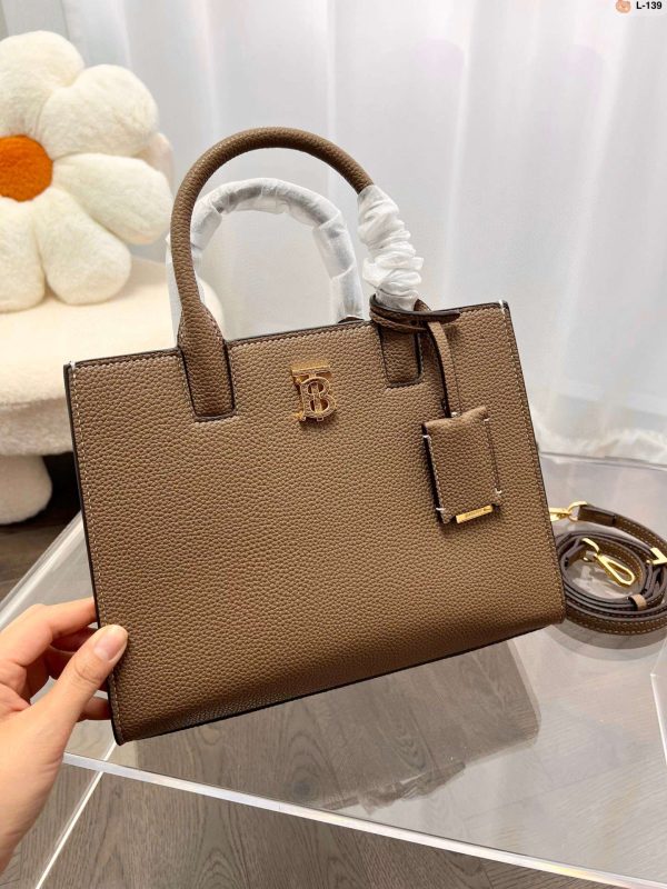 New Collection Burberry Bag 054