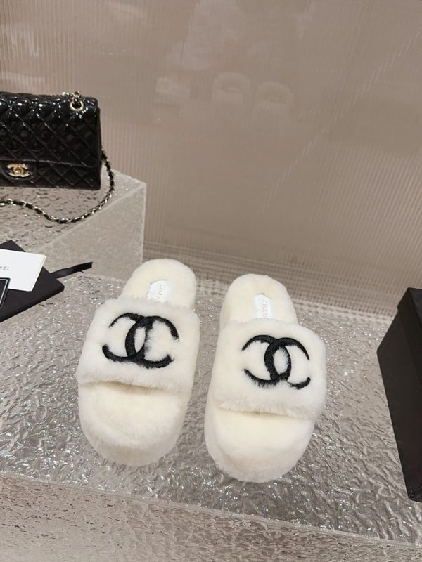 New Collection Chanel Shoes 033