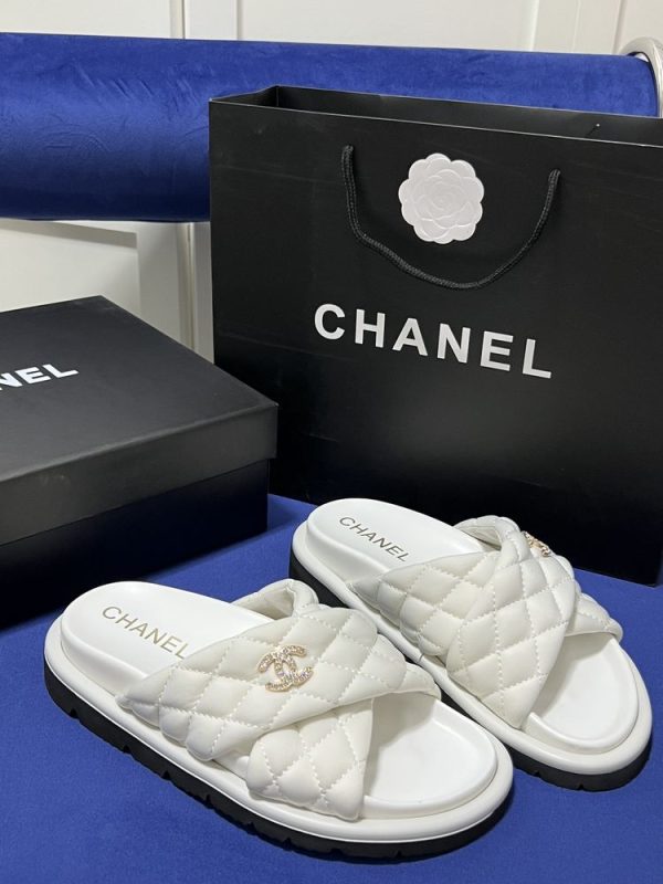 New Collection Chanel Shoes 067