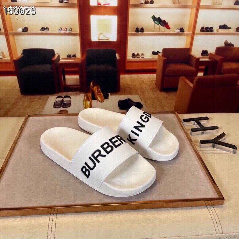 New Collection Burberry Shoes 054