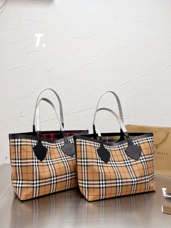 New Collection Burberry Bag 070