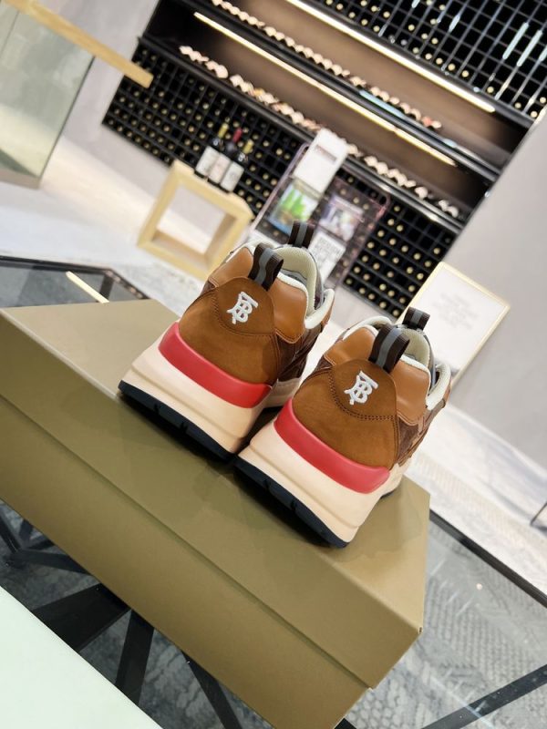 New Collection Burberry Shoes 012