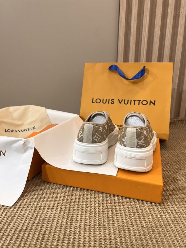 New Collection LV Shoes 070