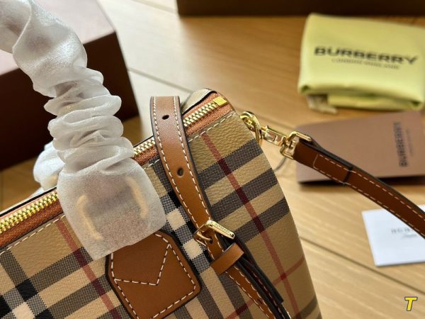 New Collection Burberry Bag 042