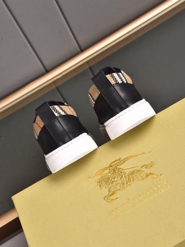 New Collection Burberry Shoes 034