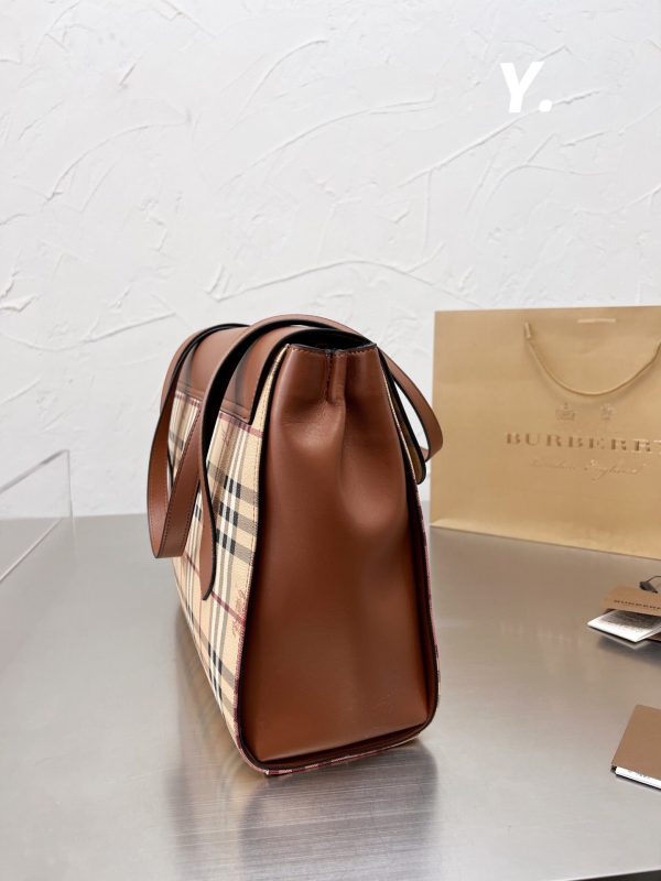 New Collection Burberry Bag 069