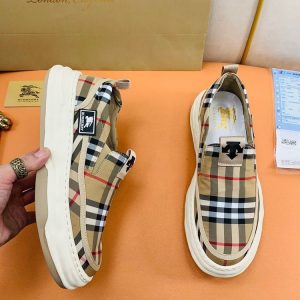 New Collection Burberry Shoes 029