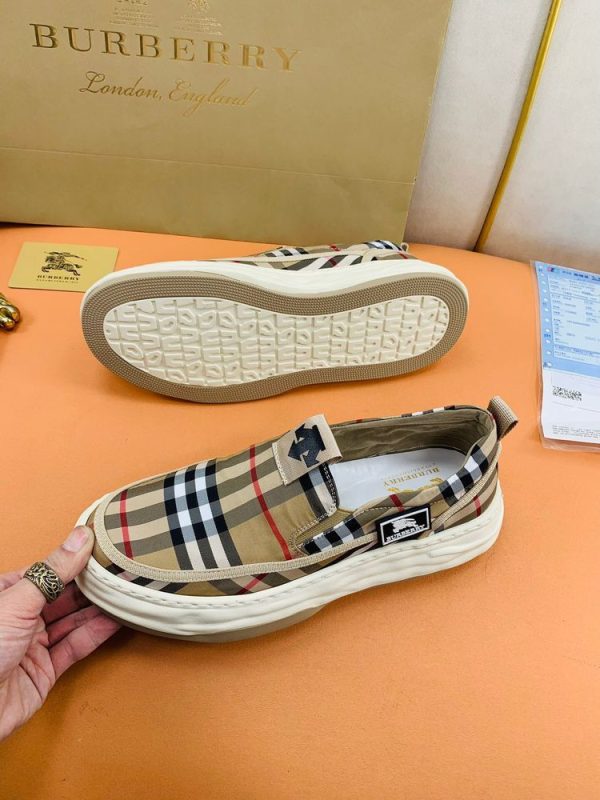 New Collection Burberry Shoes 029