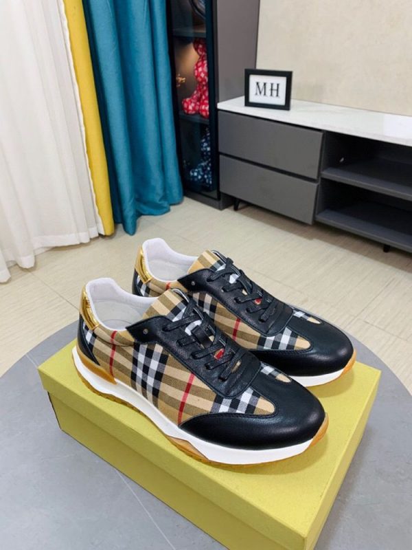 New Collection Burberry Shoes 037