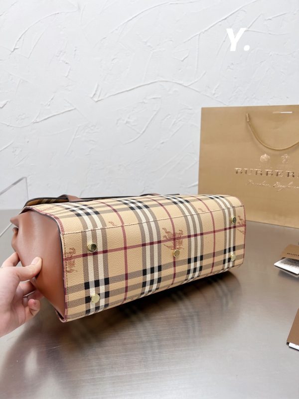 New Collection Burberry Bag 069