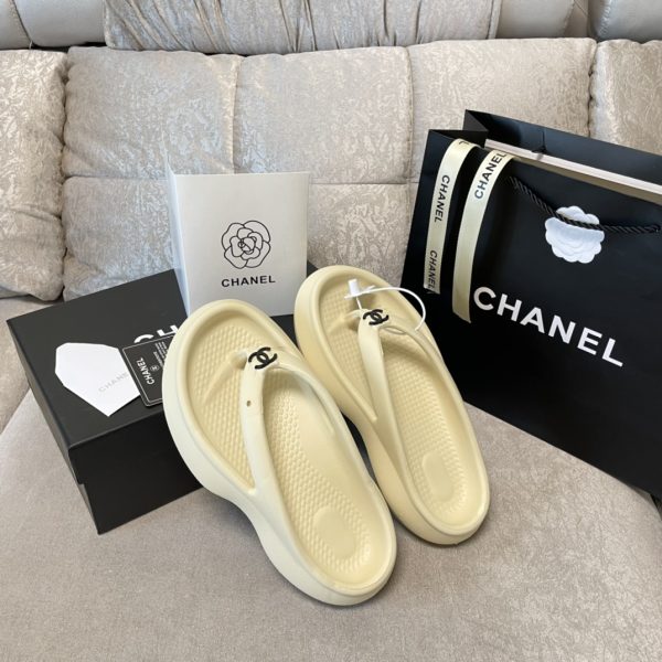 New Collection Chanel Shoes 076