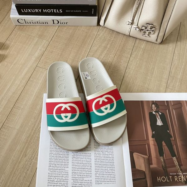 New Collection Gucci Shoes 052