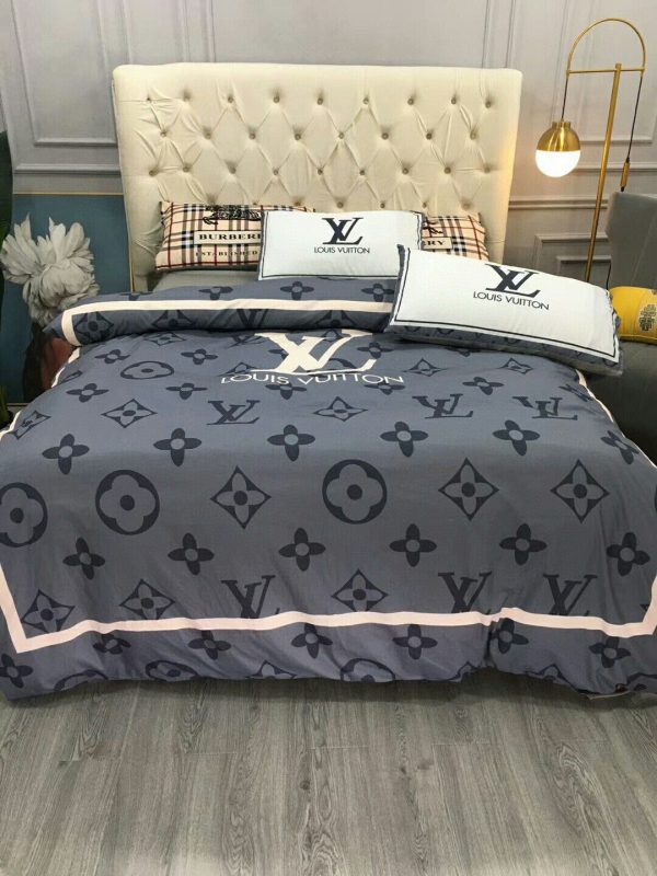 LV Type Bedding Sets Duvet Cover LV Bedroom Sets Luxury Brand Bedding 096