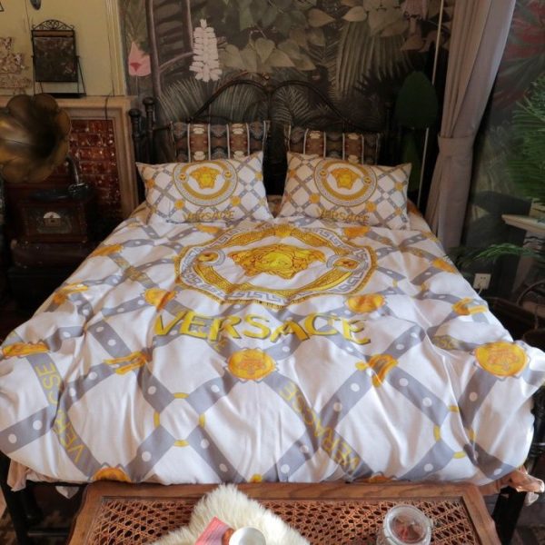 Luxury Brand Versace Type Bedding Sets 023