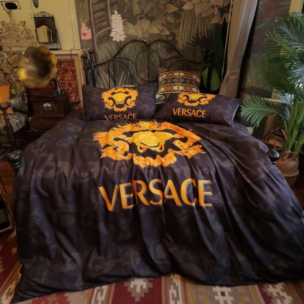 Luxury Brand Versace Type Bedding Sets 079