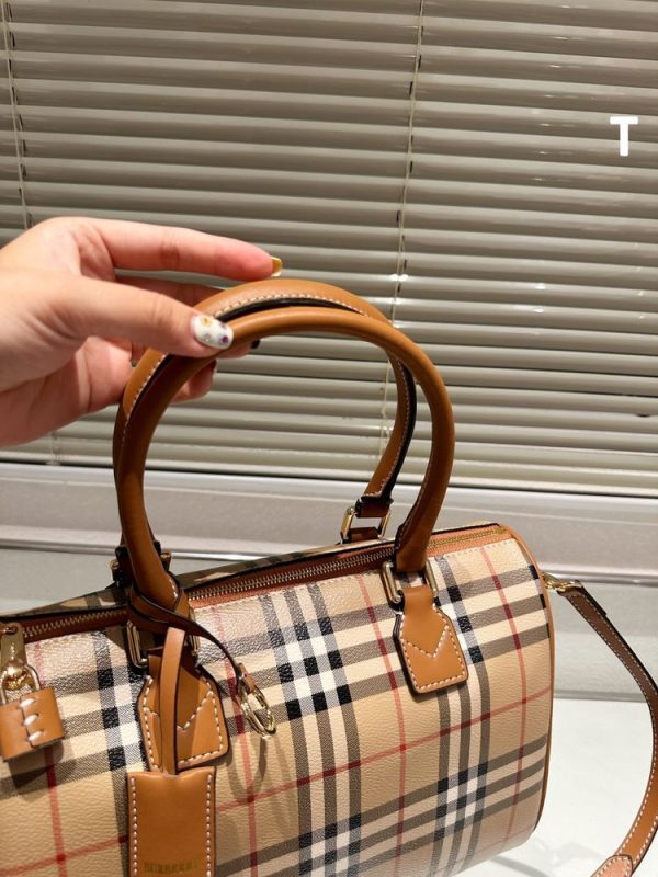 New Collection Burberry Bag 010