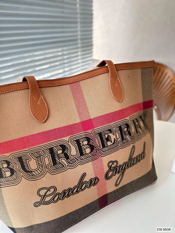 New Collection Burberry Bag 012