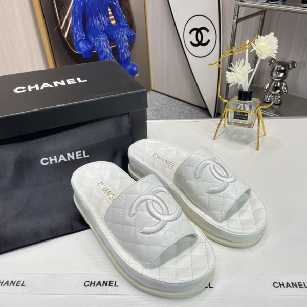 New Collection Chanel Shoes 081