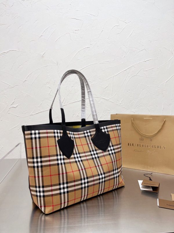 New Collection Burberry Bag 070