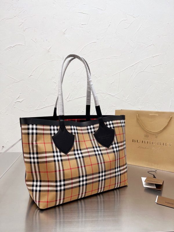 New Collection Burberry Bag 070