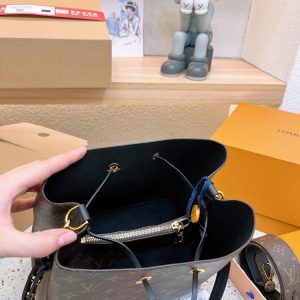 New Collection LV Bag 0118 2 c5a4c3a7