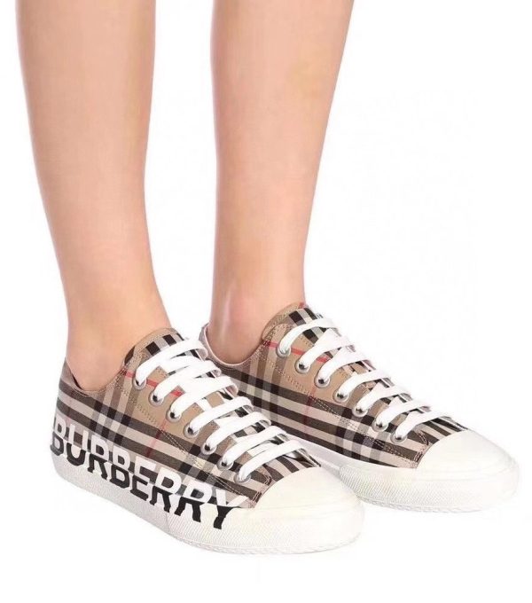 New Collection Burberry Shoes 045