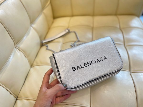 New Collection Balenciaga Bag 050