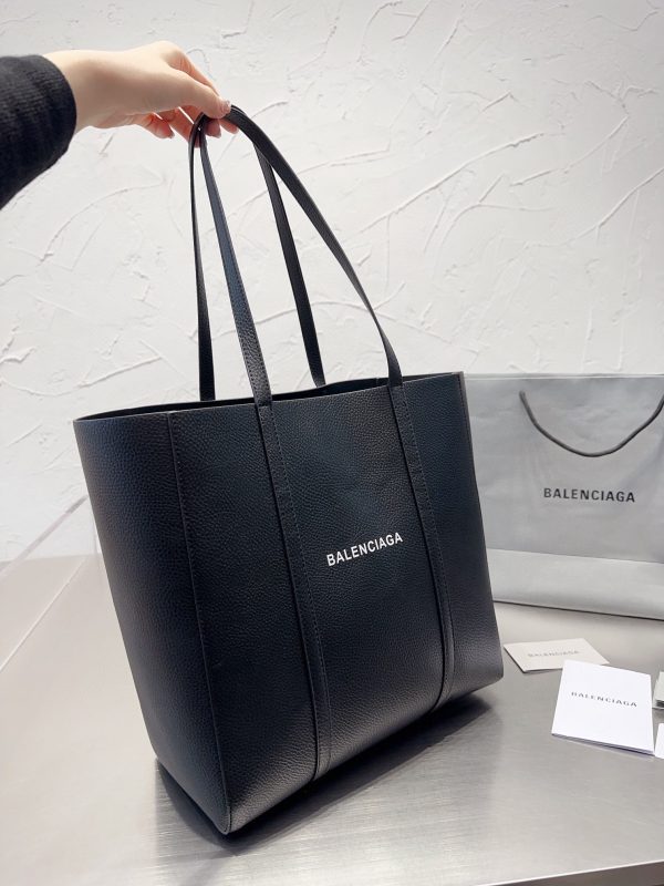 New Collection Balenciaga Bag 022