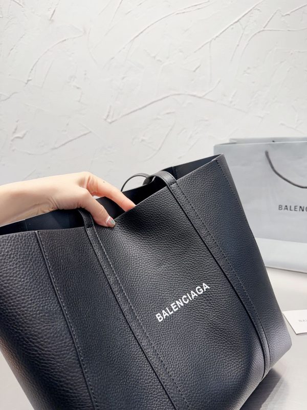 New Collection Balenciaga Bag 022