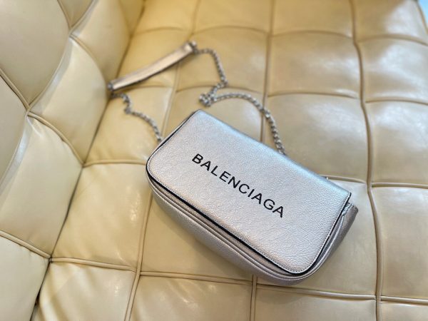 New Collection Balenciaga Bag 050