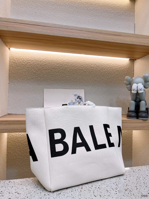 New Collection Balenciaga Bag 006