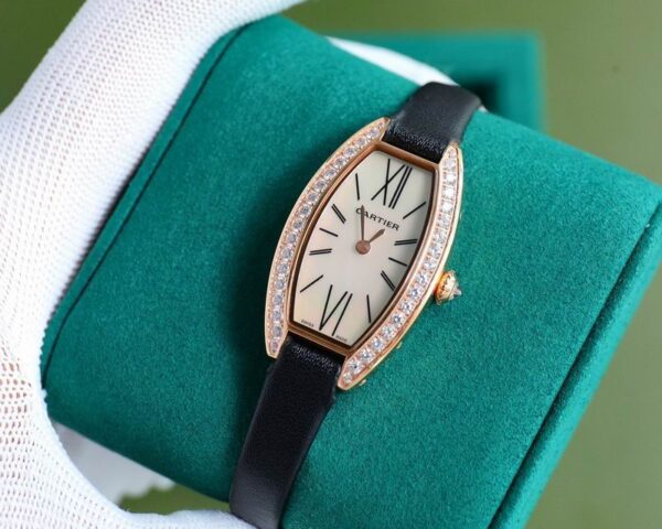 New Collection Cartier Watch 105