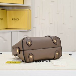 Fendi 3311 27.5x25.5x17.5cm ww (8) 1161152