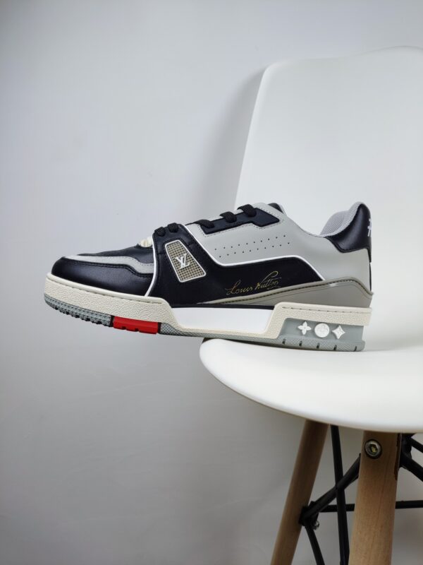 New Collection LV Trainer 004