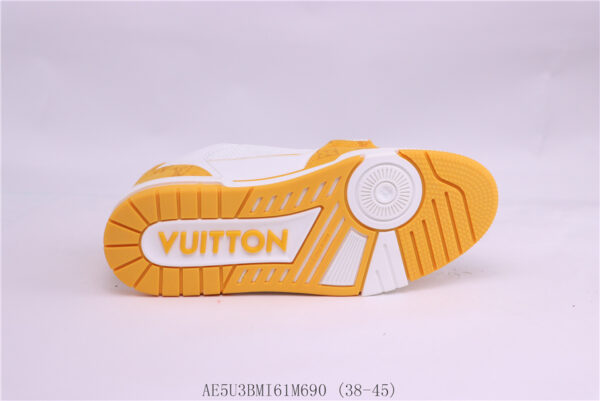 New Collection LV Trainer 082