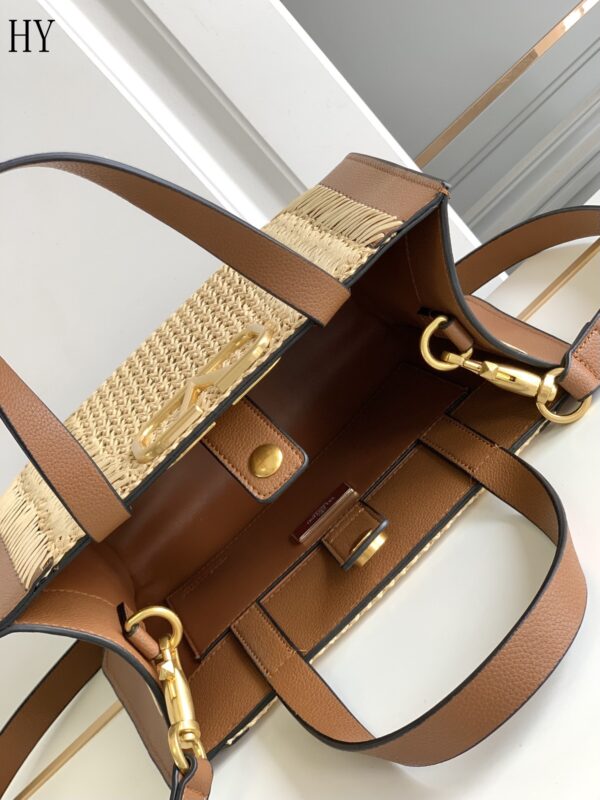 New Collection Valentino Bag 22