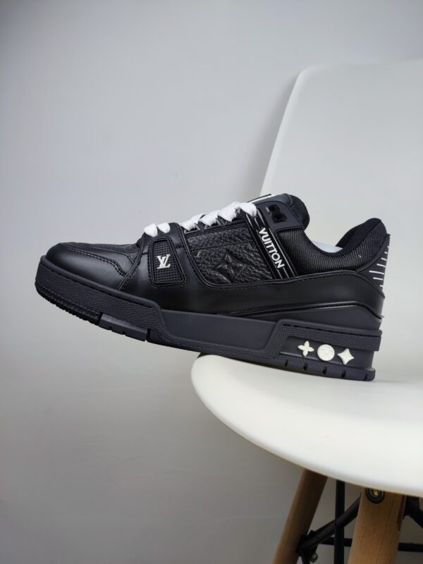 New Collection LV Trainer 021