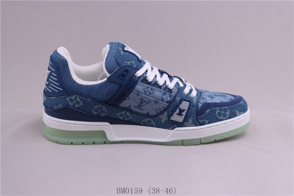 New Collection LV Trainer 071