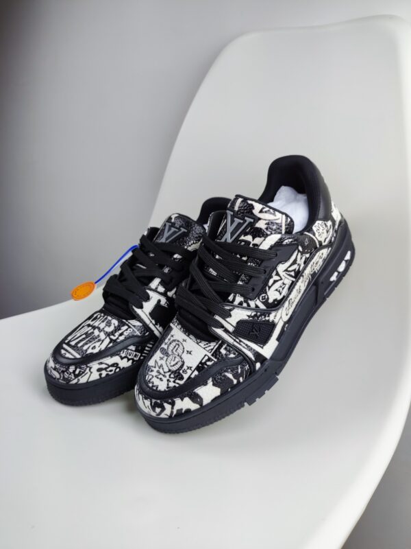 New Collection LV Trainer 012