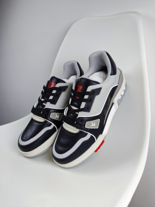 New Collection LV Trainer 004