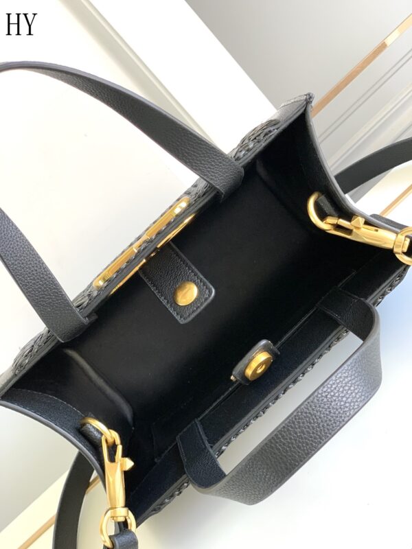 New Collection Valentino Bag 22