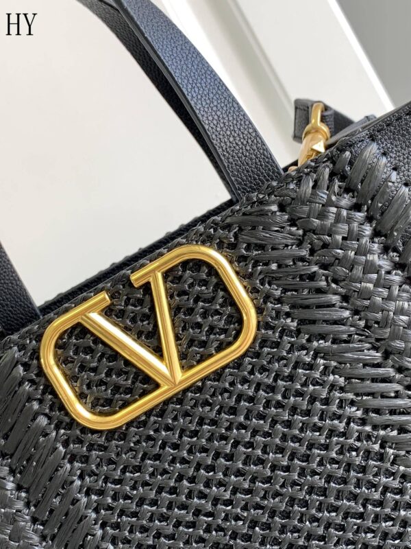 New Collection Valentino Bag 22