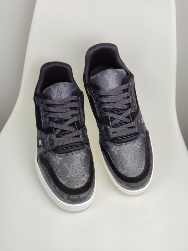 New Collection LV Trainer 002