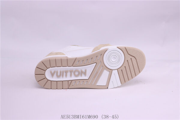 New Collection LV Trainer 081