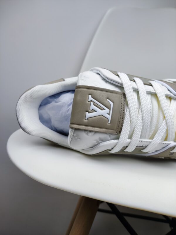 New Collection LV Trainer 035