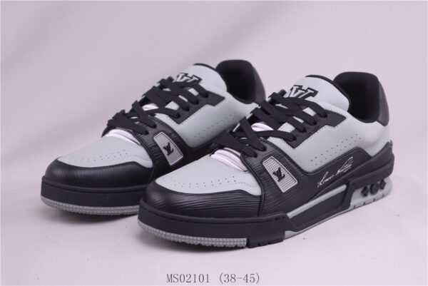 New Collection LV Trainer 059