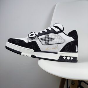 New Collection LV Trainer 044