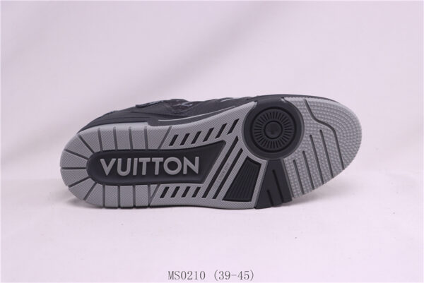 New Collection LV Trainer 058